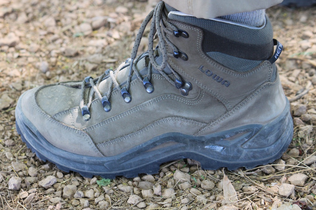 twijfel reactie Verleiding Rambling Review – Lowa Renegade LL Mid Boots - Arizona WanderingsArizona  Wanderings